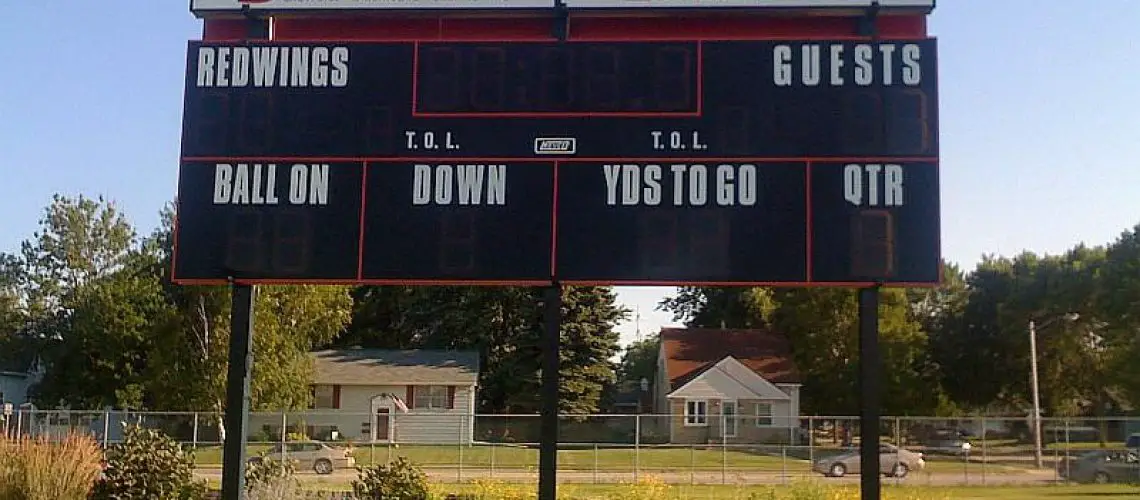 how to read a football scoreboard